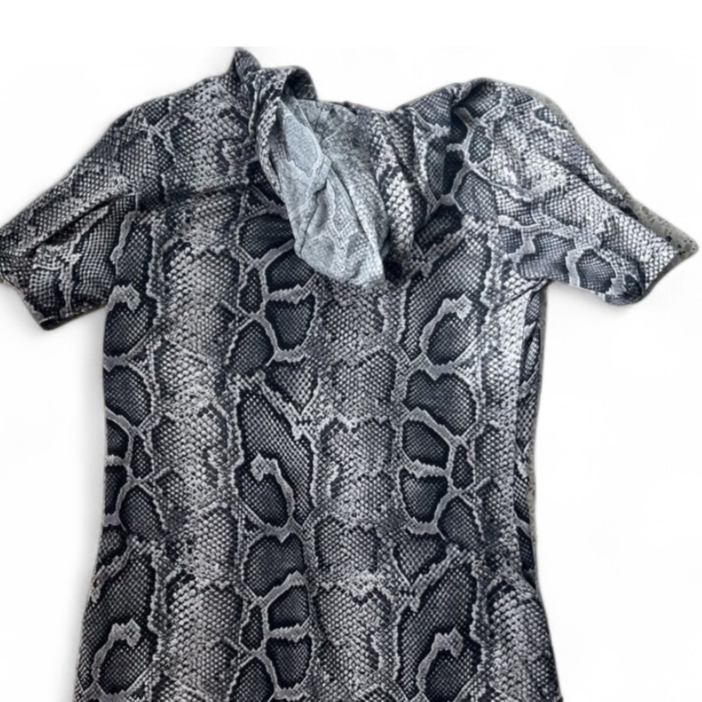 Michael Kors hooded snakeskin dress, size XS. Grey and black. Knit. - Picture 8 of 9